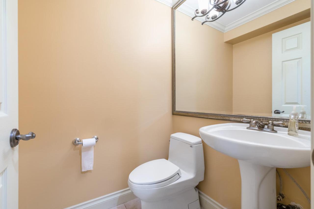 Charming Retreat On Cypress Street, Your Home Away From Home Vancouver Exterior photo